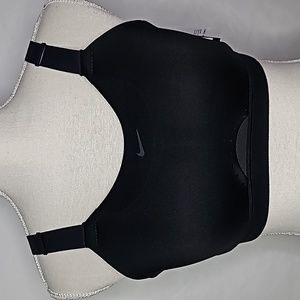 💰NWT! NIKE ▪︎ WOMEN'S BLACK TRAINING BRA ▪︎ SIZE S